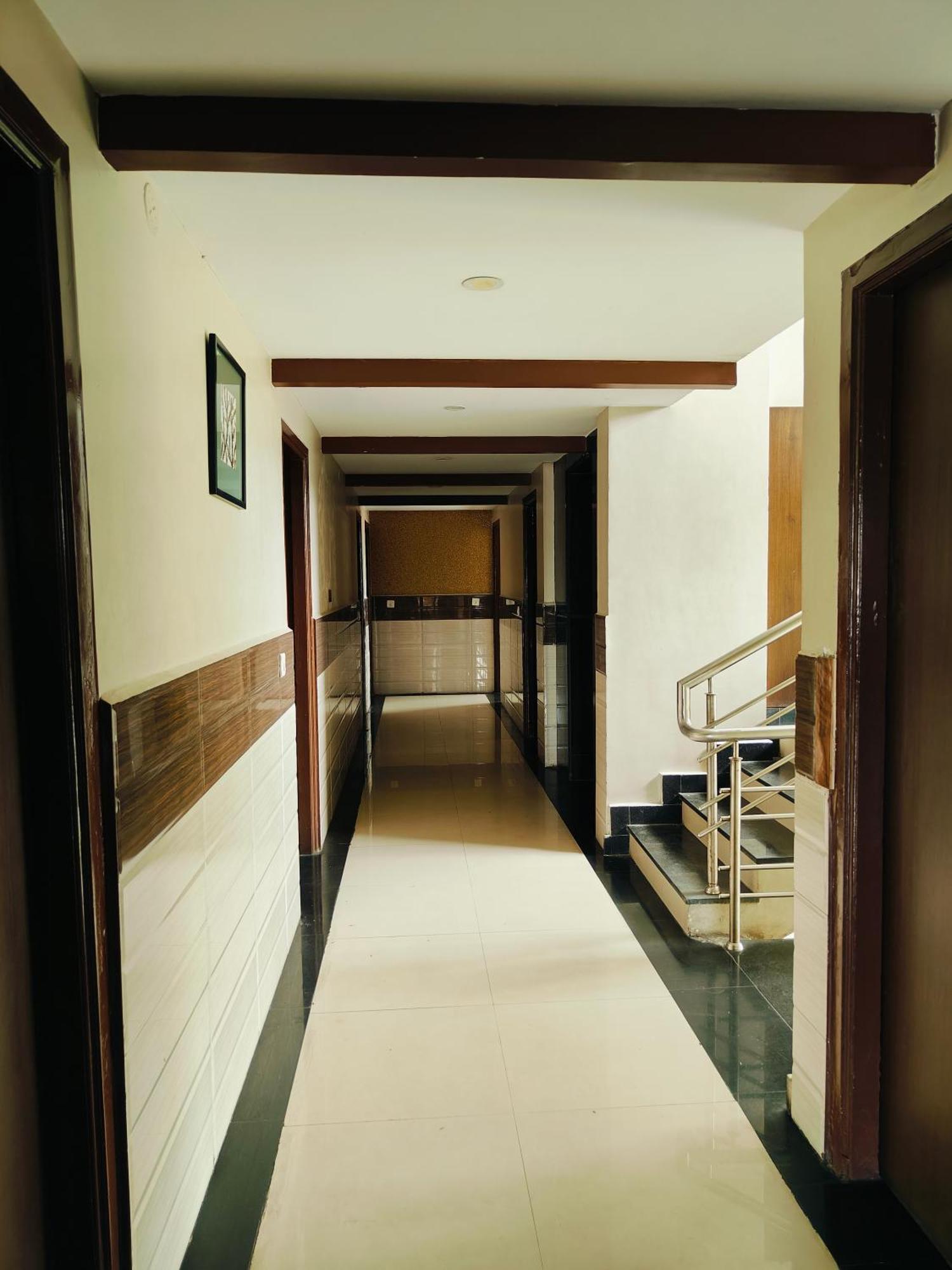 Green Wood Inn Mysore Near Palace Exterior photo